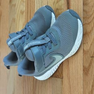 Nike revolution 6, toddler boy size 11